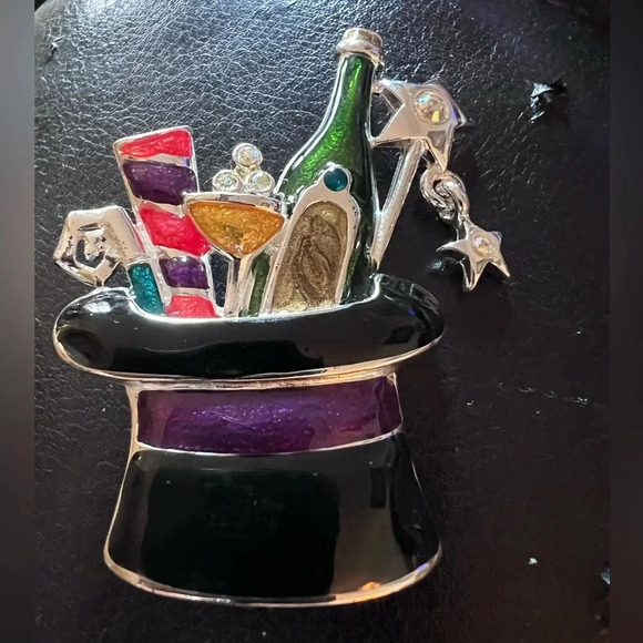 New Year Celebration Brooch - Picture 1 of 2